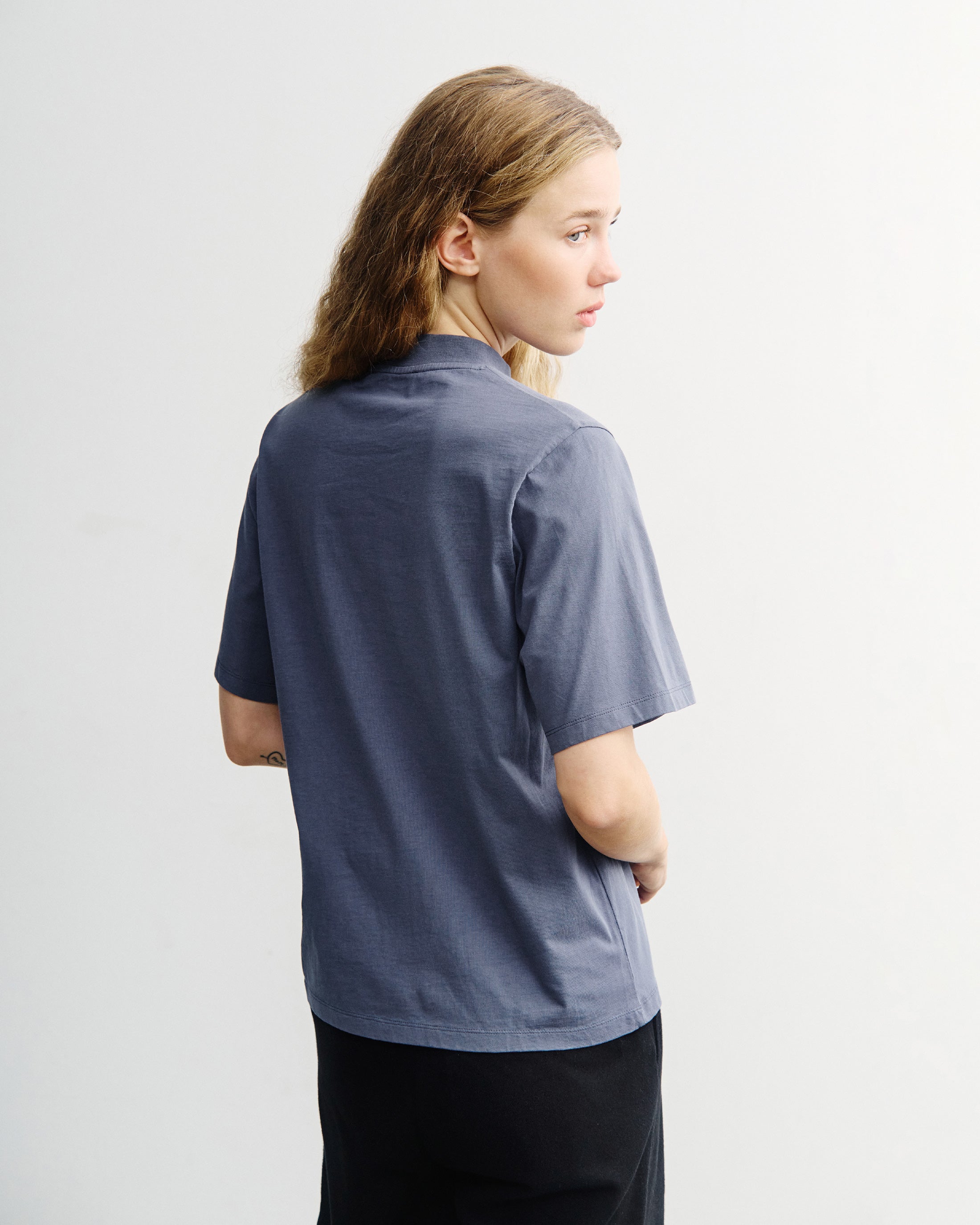 T-Shirt mit Breitem Kragen - Blau
